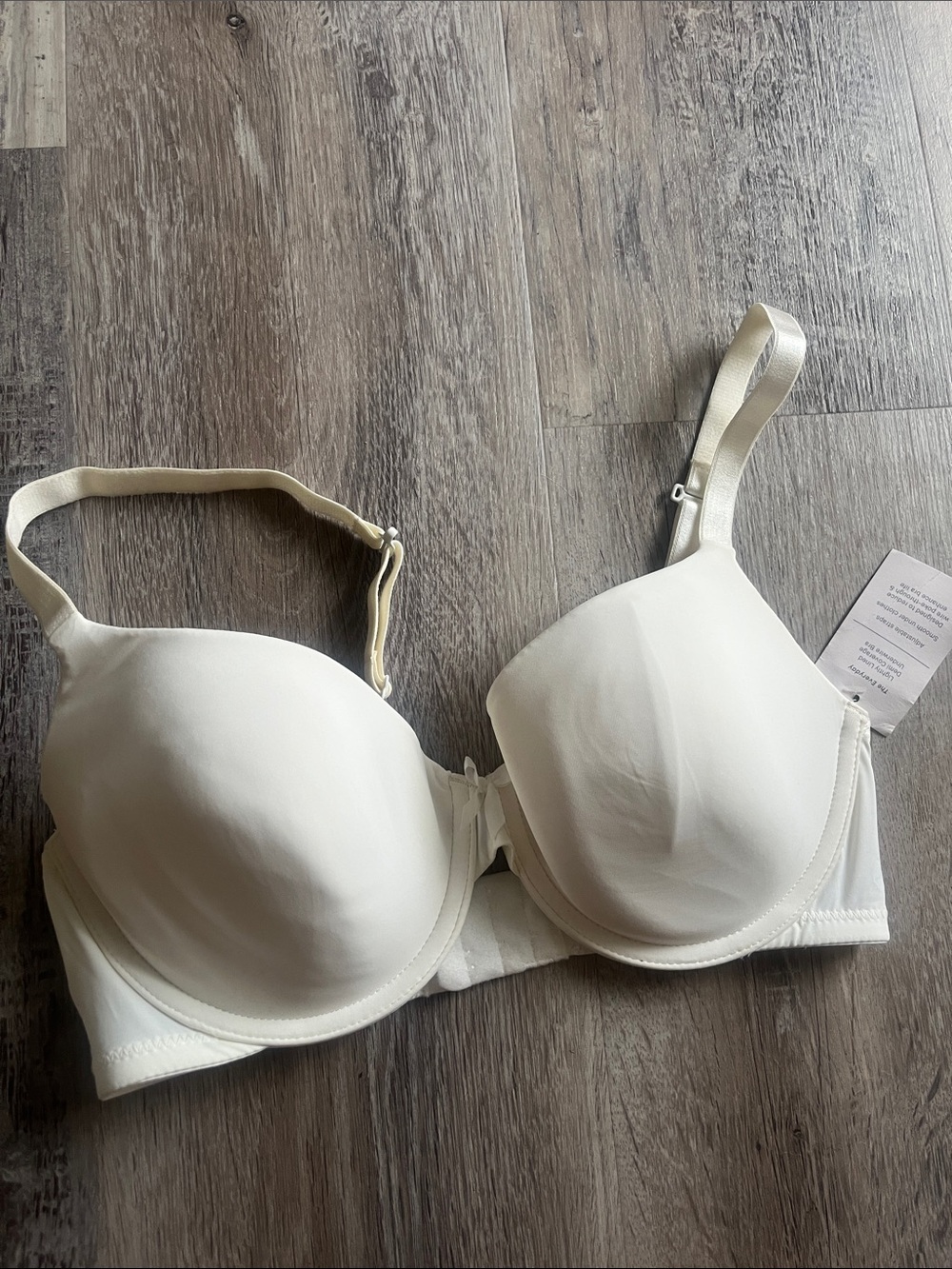 Auden Smooth Molded T-Shirt Bra in Light Cream